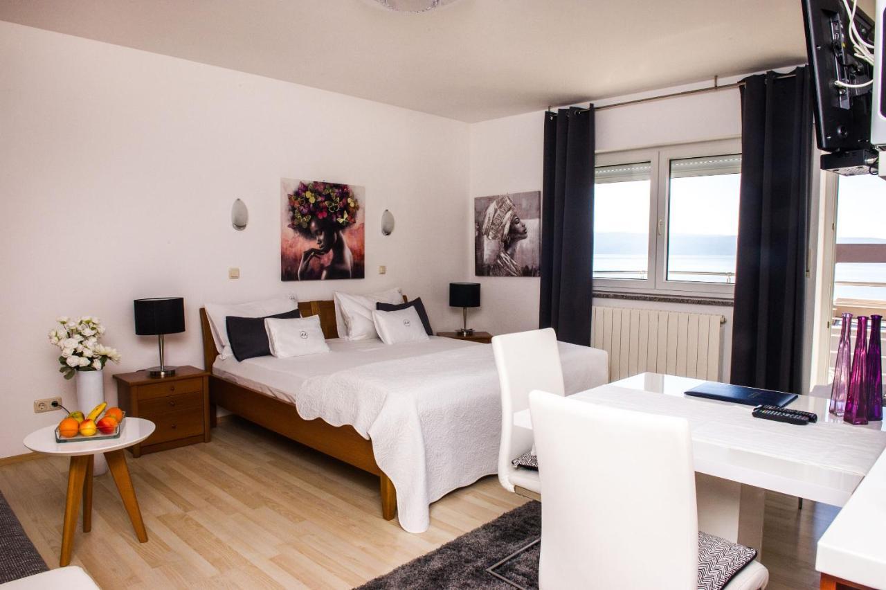 Apartment And Rooms Ana Podstrana Exterior foto